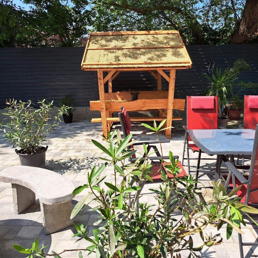 Malna Vendeghaz Siofok Apartment Bagian luar foto